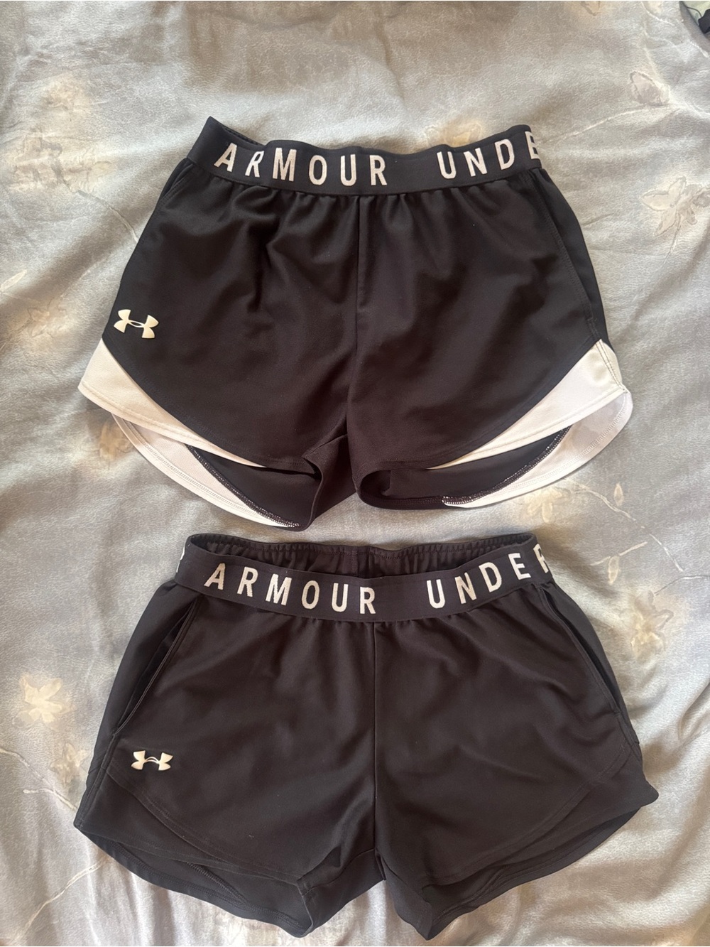 Under Armour Black & White Women’s Athletic Shorts Duo size XS